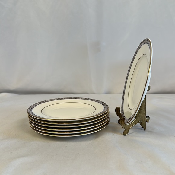 Vintage Wedgwood Bone China Bread Plates In The Palatia Pattern - set of 6 - Picture 2 of 13